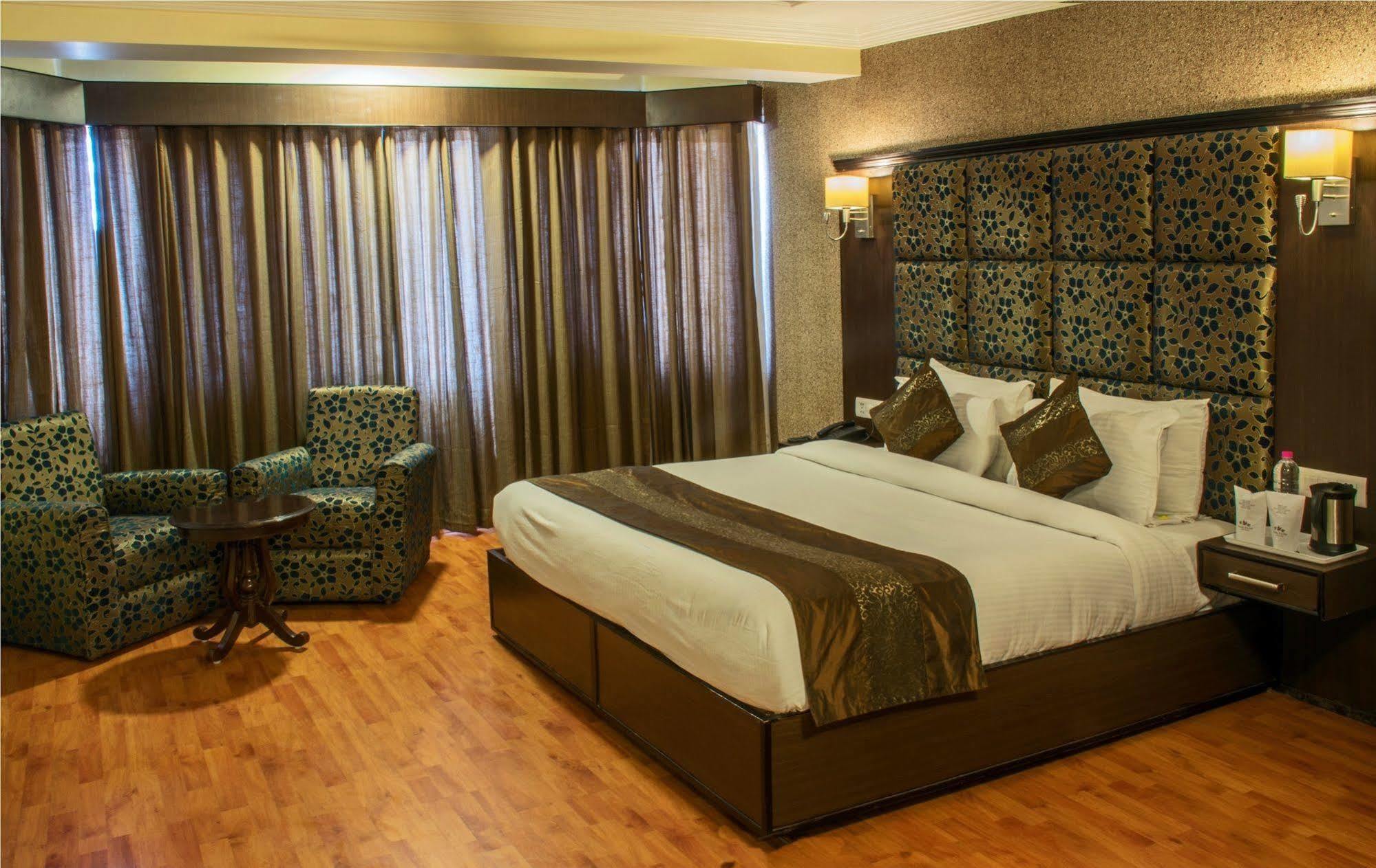 Hotel Pacific Srīnagar Екстериор снимка